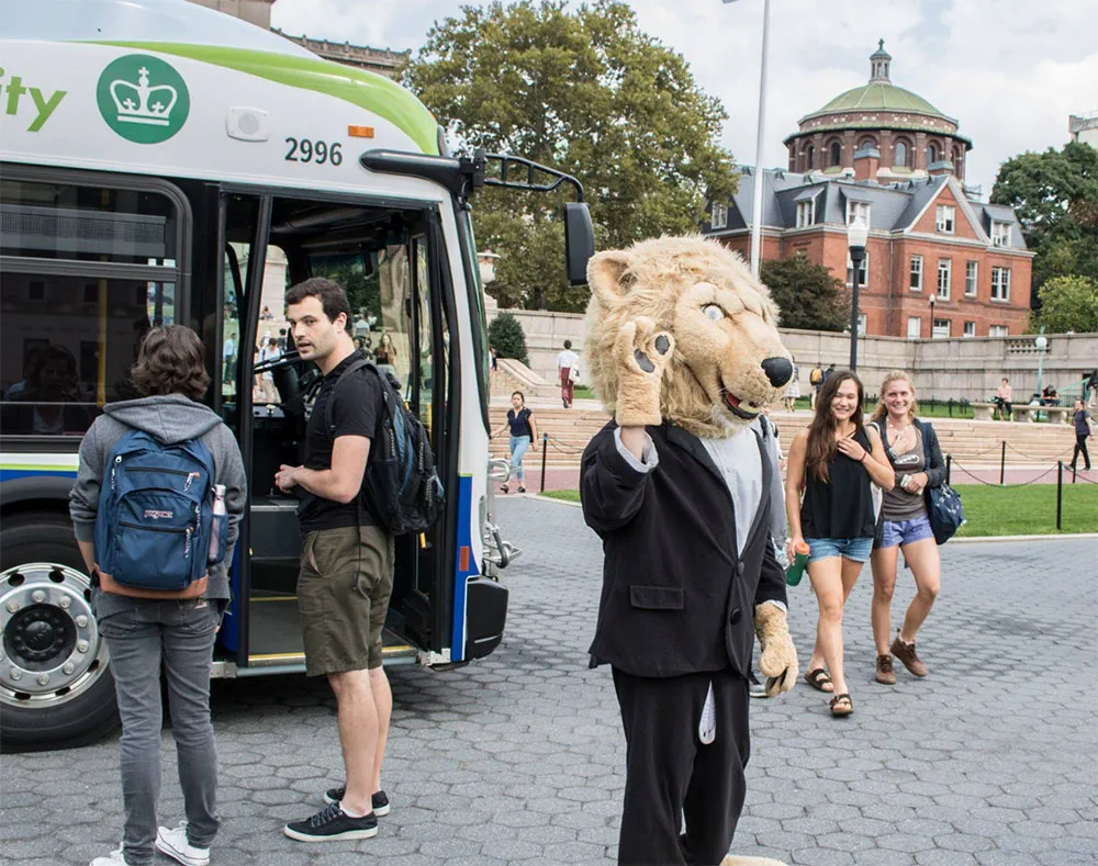 Roar-ee and electric bus