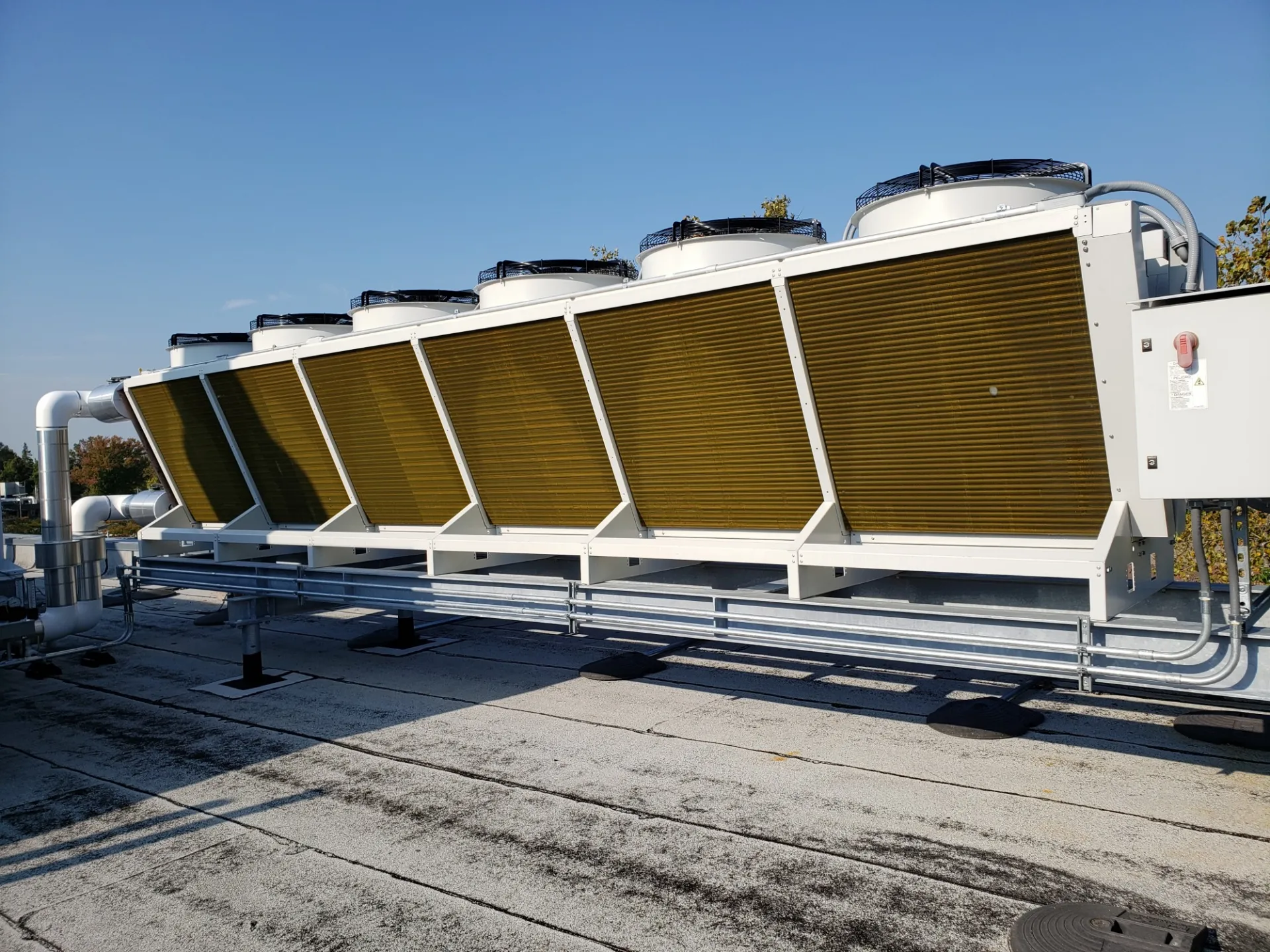 Guntner dry cooler on the roof of Lamont's Geochemistry building